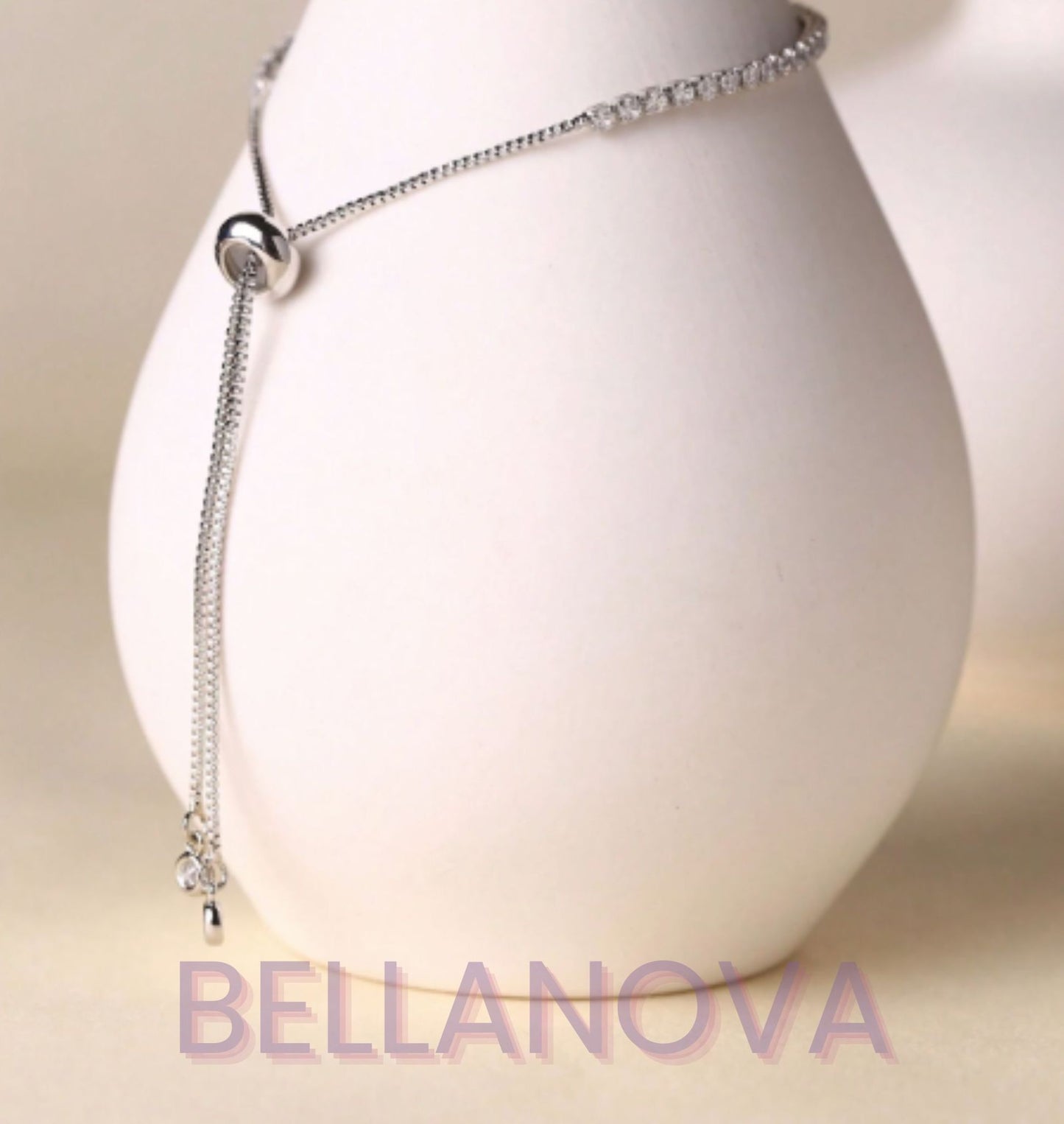 OLIVIA PADANO X BELLA NOVA | Pulseira Regulável Swarovski - Folheado a Ouro 24k+ FRETE GRÁTIS