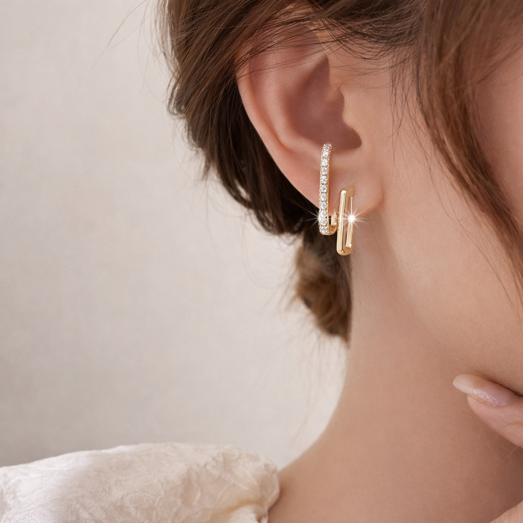 Brincos Ponta Dupla™ - Folheado a Ouro 18k + FRETE GRÁTIS